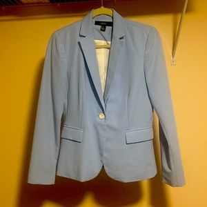 Fitted baby blue blazer. Goes perfect with white pants for the spring time
